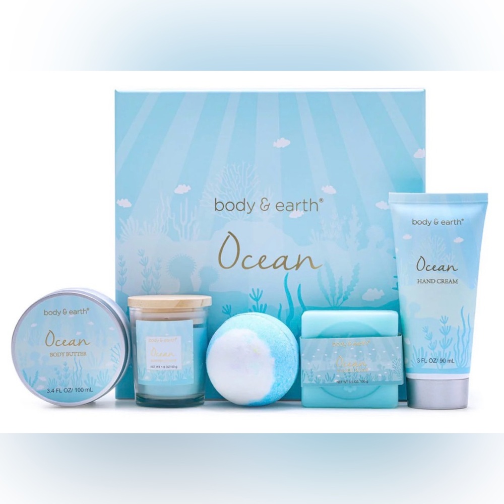 New Bath & Earth Gift Set in Box, 5 Pcs Ocean Scented Spa,$36,SOLD OUT & CHANEL!